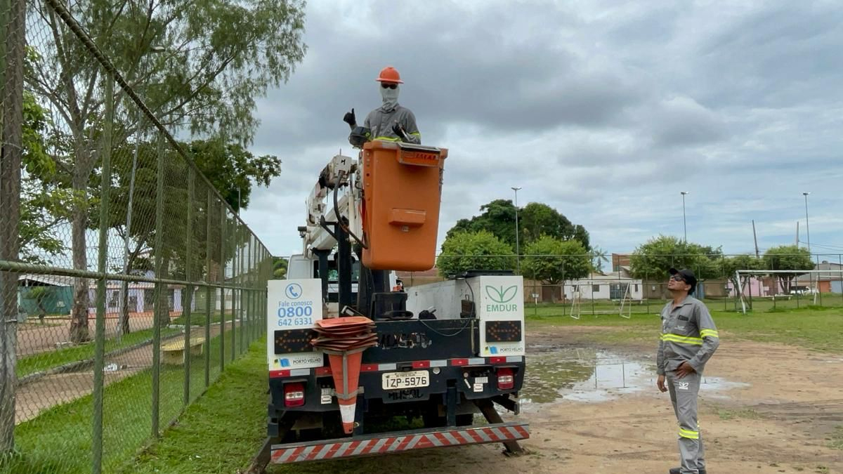 Vereador Everaldo Fogaça solicita troca de lâmpadas no campo de futebol e no conjunto Rio Jamari - News Rondônia