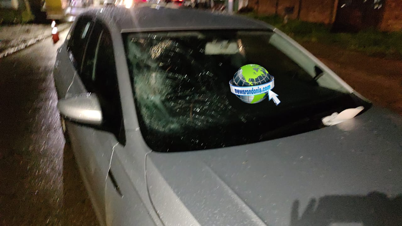 Ciclista fica desmaiado após bater de frente com carro na zona leste