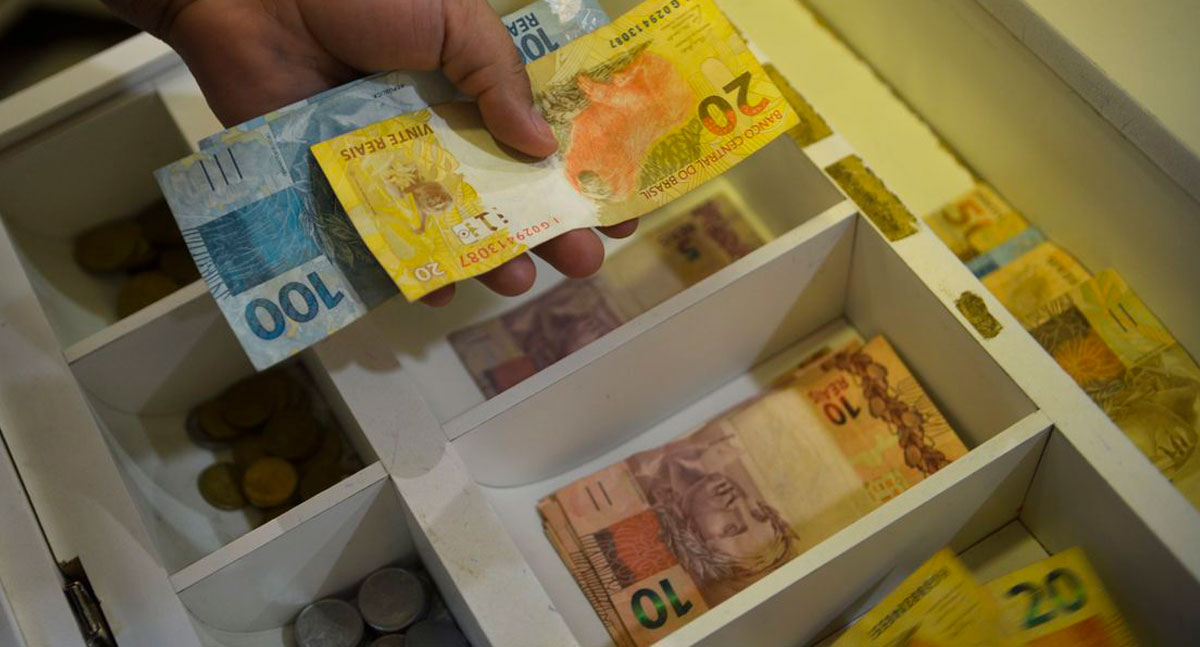 Atenção, Brasil! O novo salário mínimo de R$ 1.412 já está valendo! - News Rondônia