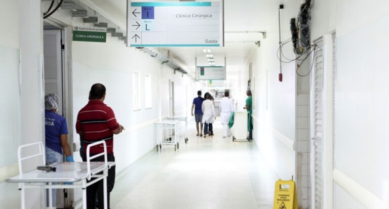 Reposição de materiais e equipamentos no hospital de Base de Porto Velho são solicitados por Cláudia de Jesus