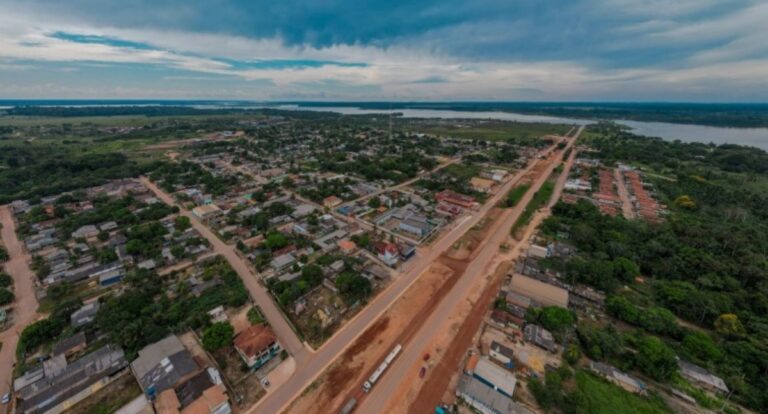 Prefeitura regulariza mais de 1.200 imóveis no distrito de Extrema e vai entregar os títulos aos proprietários