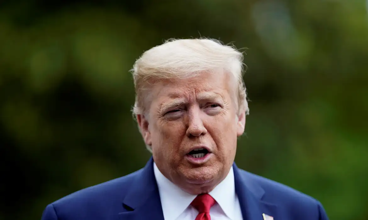 Júri condena Trump a pagar US$ 83,3 milhões a jornalista por difamação