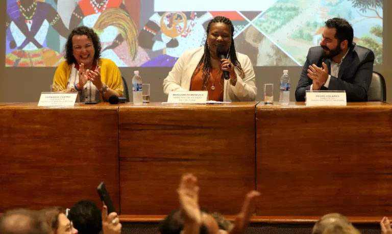 Ministra celebra cultura brasileira em festa de 15 anos do Ibram
