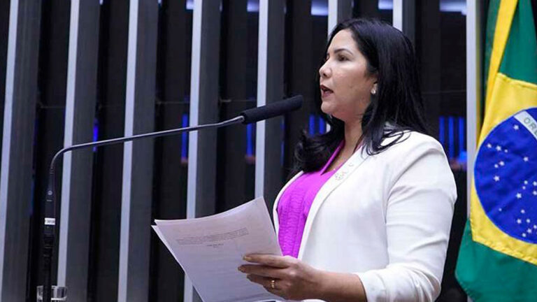 Deputada Cristiane Lopes busca sustar a obrigatoriedade da vacina contra a COVID-19 em bebês e crianças - News Rondônia