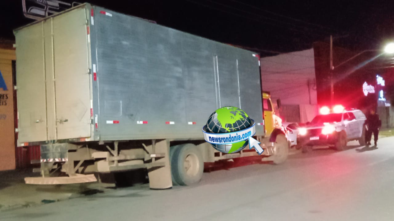 Bando é preso com 150 sacas de soja furtada dentro de caminhão em Porto Velho