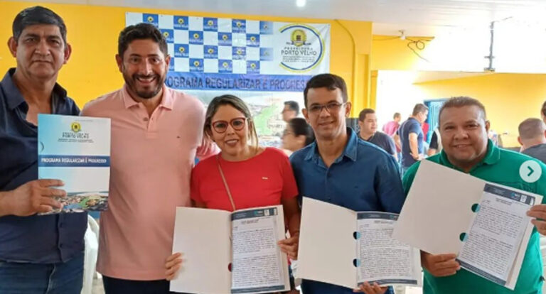 Vereador Márcio Pacele participa da entrega de títulos de propriedade em Extrema