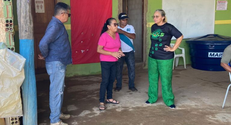 Vereadora Márcia Socorristas Animais participa de vacinação de cães e gatos em ramais na capital