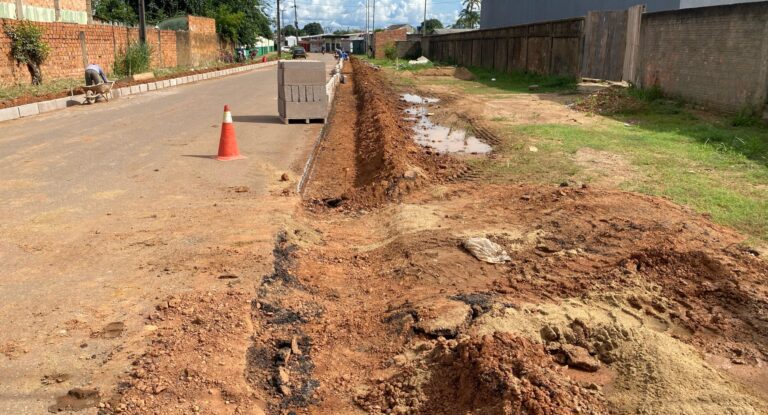 Prefeitura realiza obras de calçada sarjeta e meio fio a pedido do vereador Edimilson Dourado