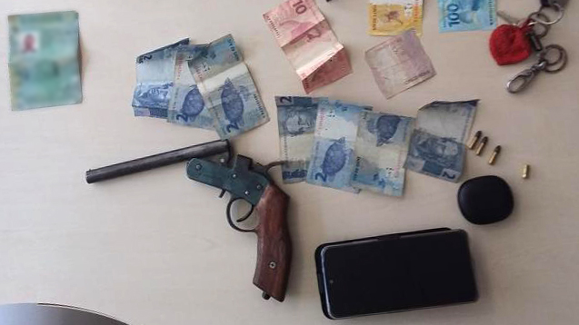Presidente Médici: Homem é preso pela PM por porte ilegal de arma de fogo