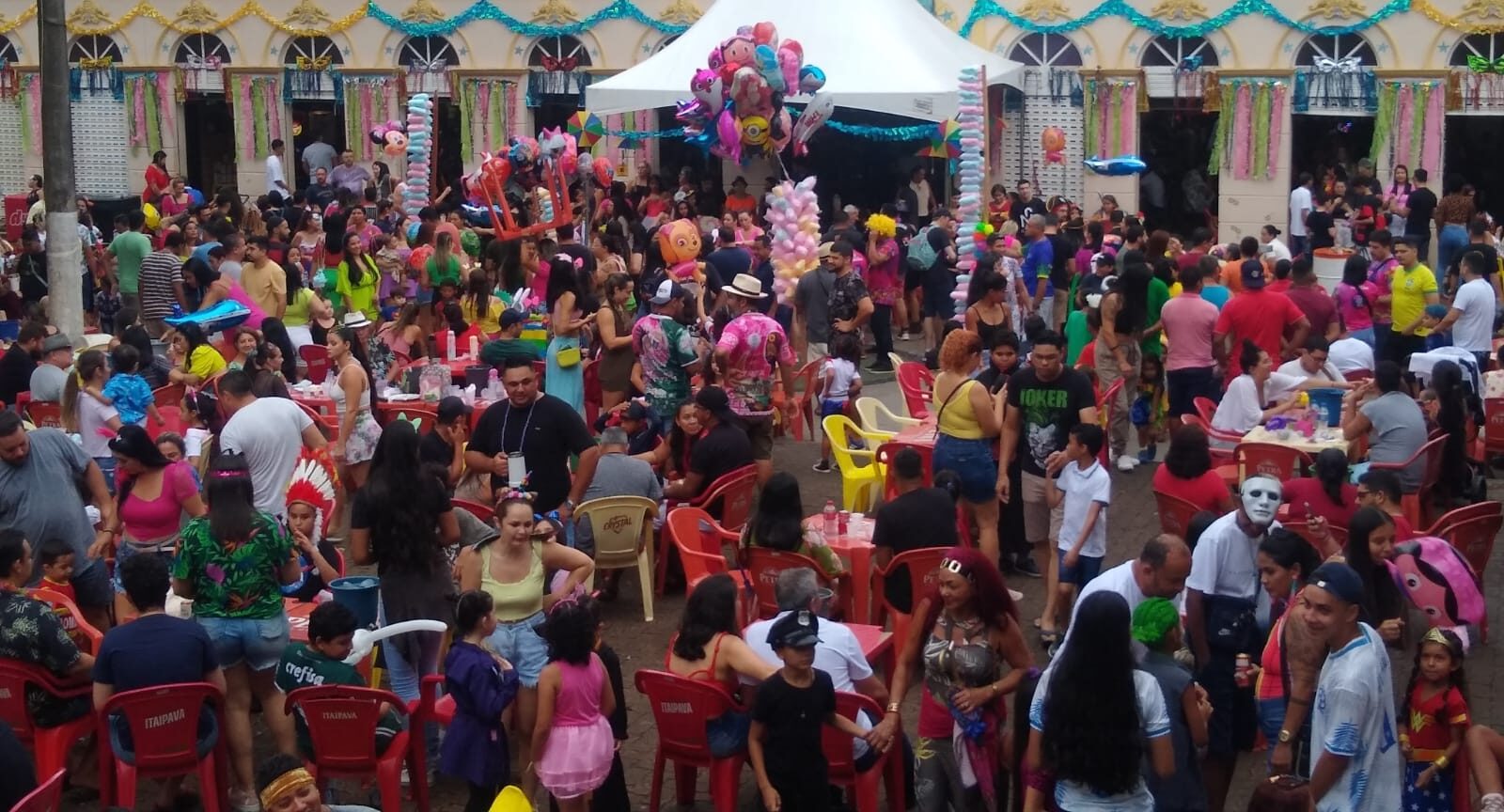 Carnaval da Família' no Mercado Cultural de PVH