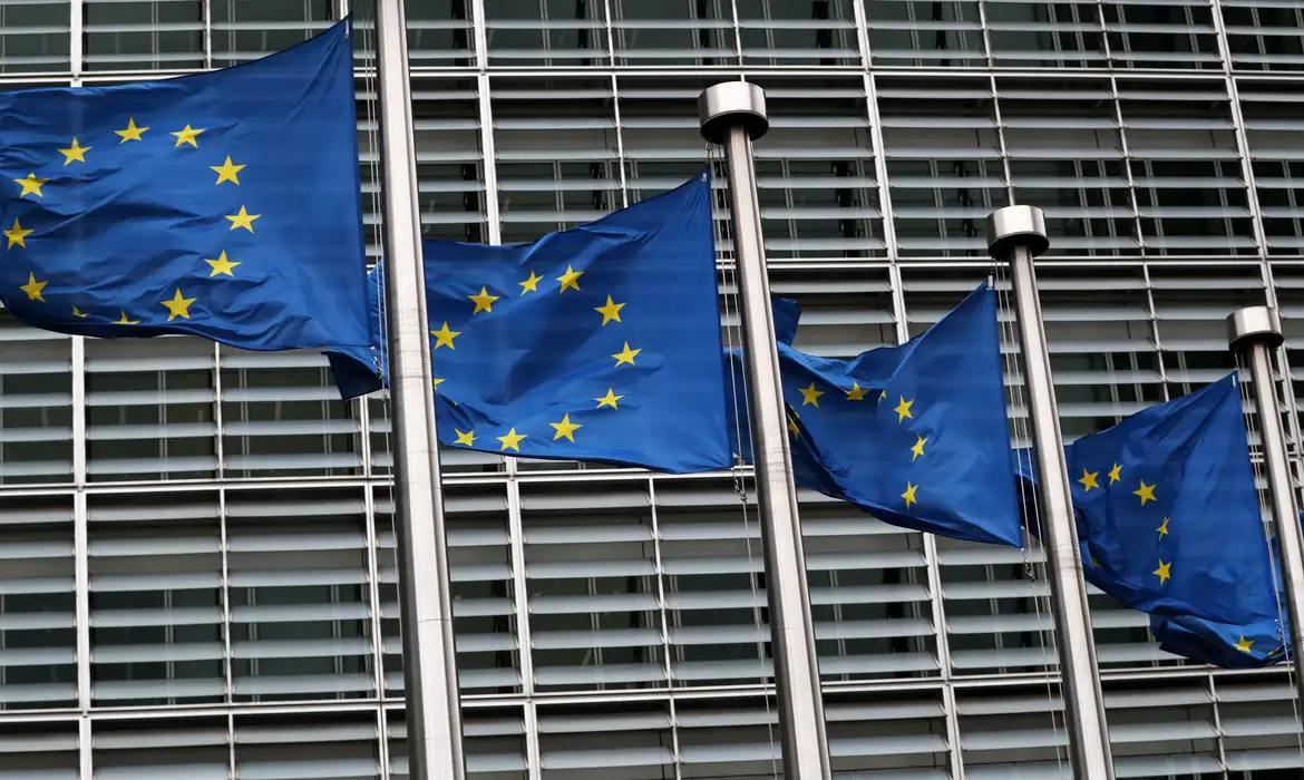 UE dá aval a primeiras regras do mundo para inteligência artificial