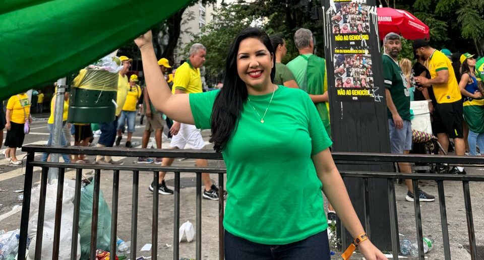Deputada Cristiane Lopes participa do movimento pela democracia em manifestação histórica