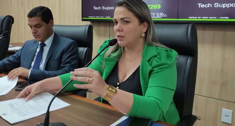 Cláudia de Jesus solicita nomeação de aprovados em concurso da Sesau