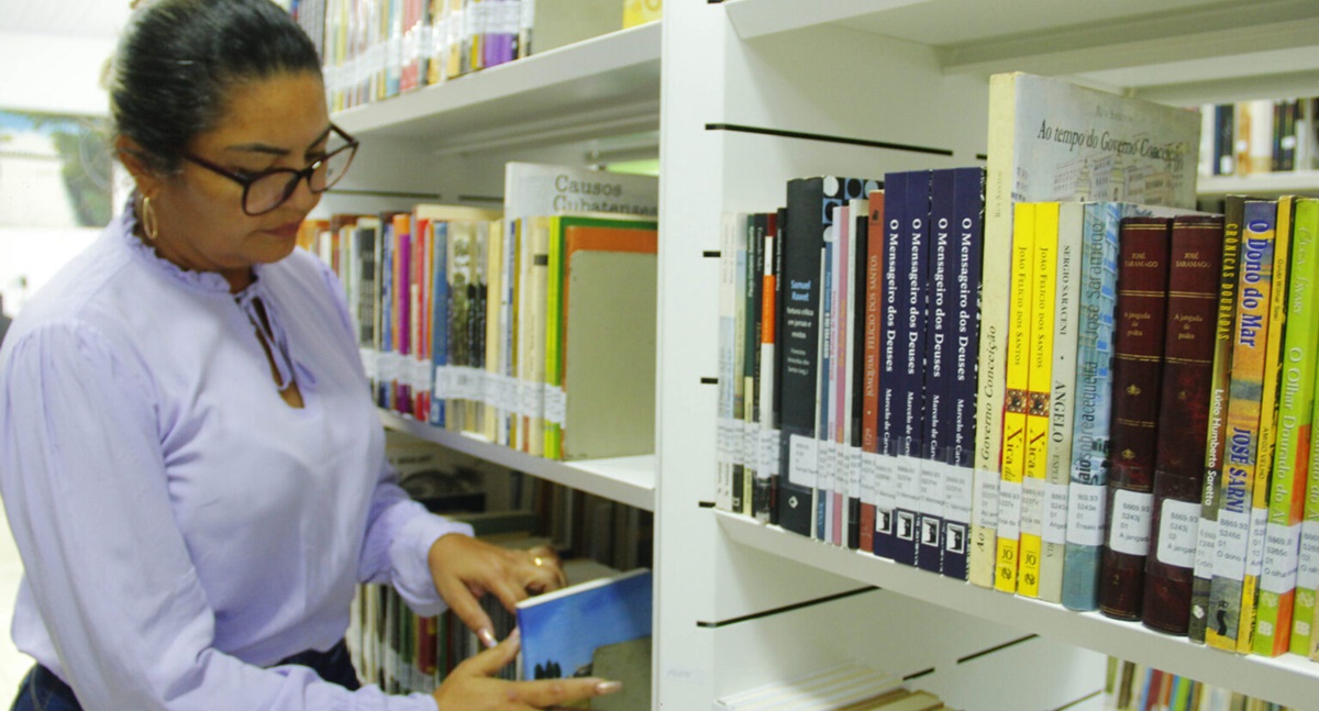 Biblioteca Dr. José Pontes Pinto continua com atendimento ao público mesmo durante recesso escolar