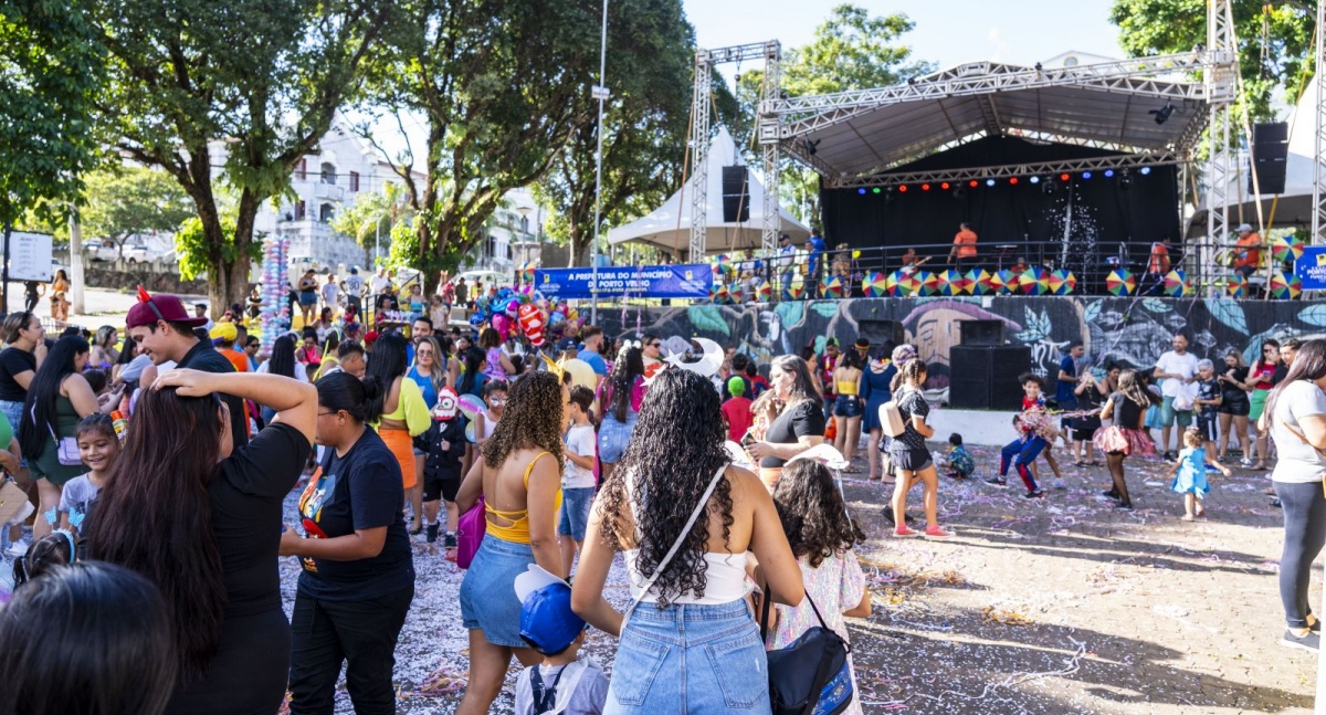 Famílias se divertem no Curumim Folia, realizado pela Prefeitura de Porto Velho