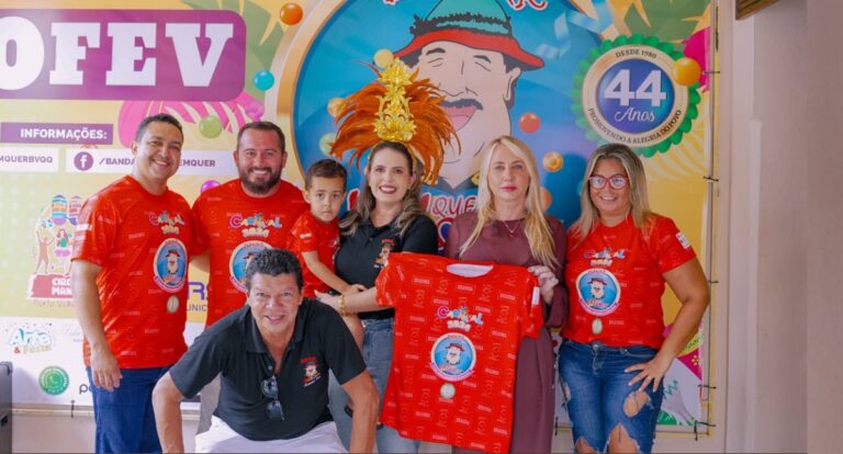 Ieda Chaves visita sede da Banda do Vai Quem Quer e incentiva a participação da população