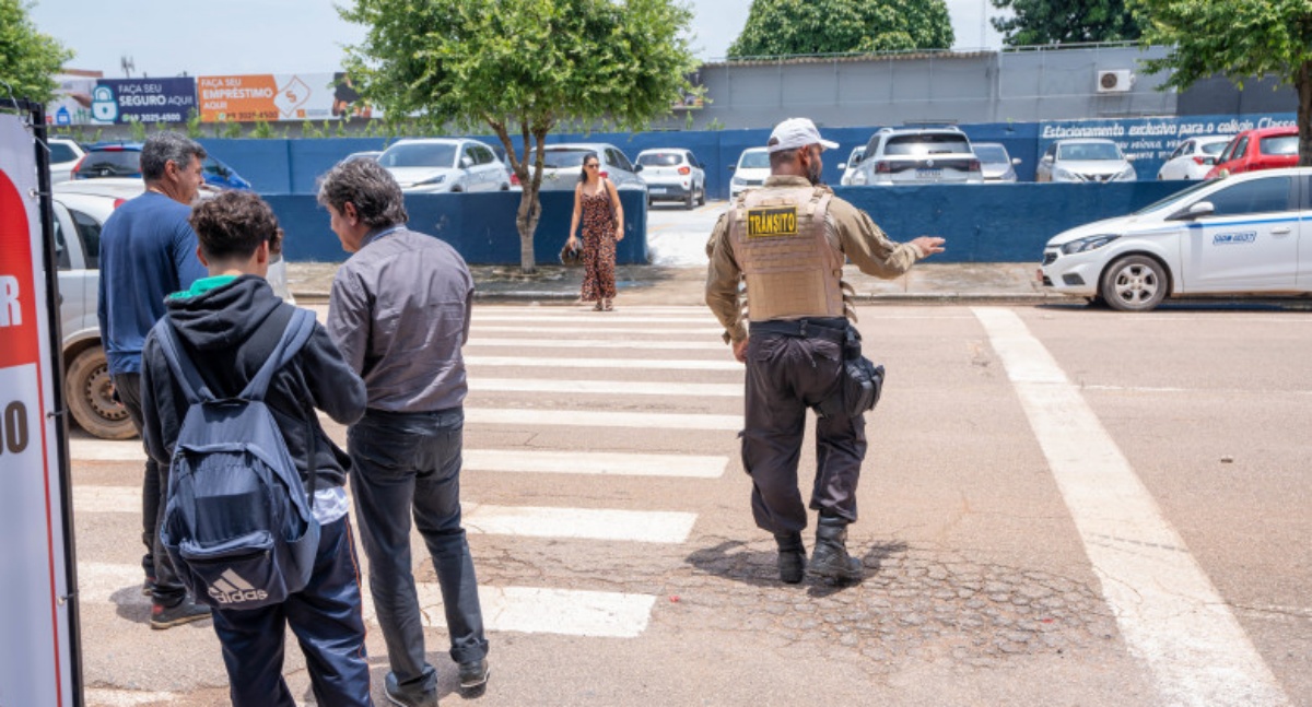 Prefeitura intensifica campanha de volta às aulas com ações de segurança no entorno das escolas