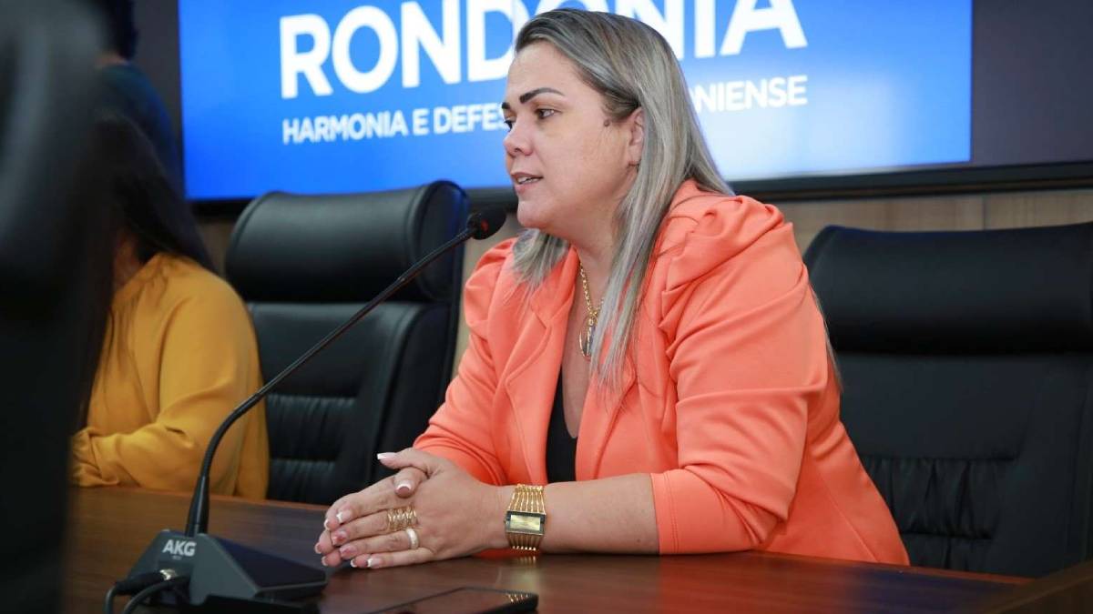 Cláudia de Jesus solicita do governo estadual recapeamento na RO-472 em Ji-Paraná