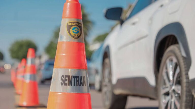 Blitz Ambiental promove a conscientização de motoristas quanto ao descarte de lixo irregular