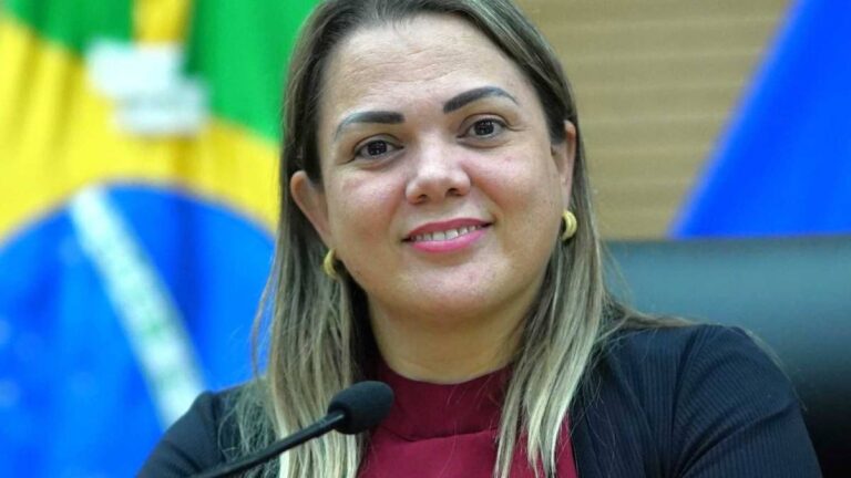 Cláudia de Jesus elogia Fies Social, criado pelo presidente Lula