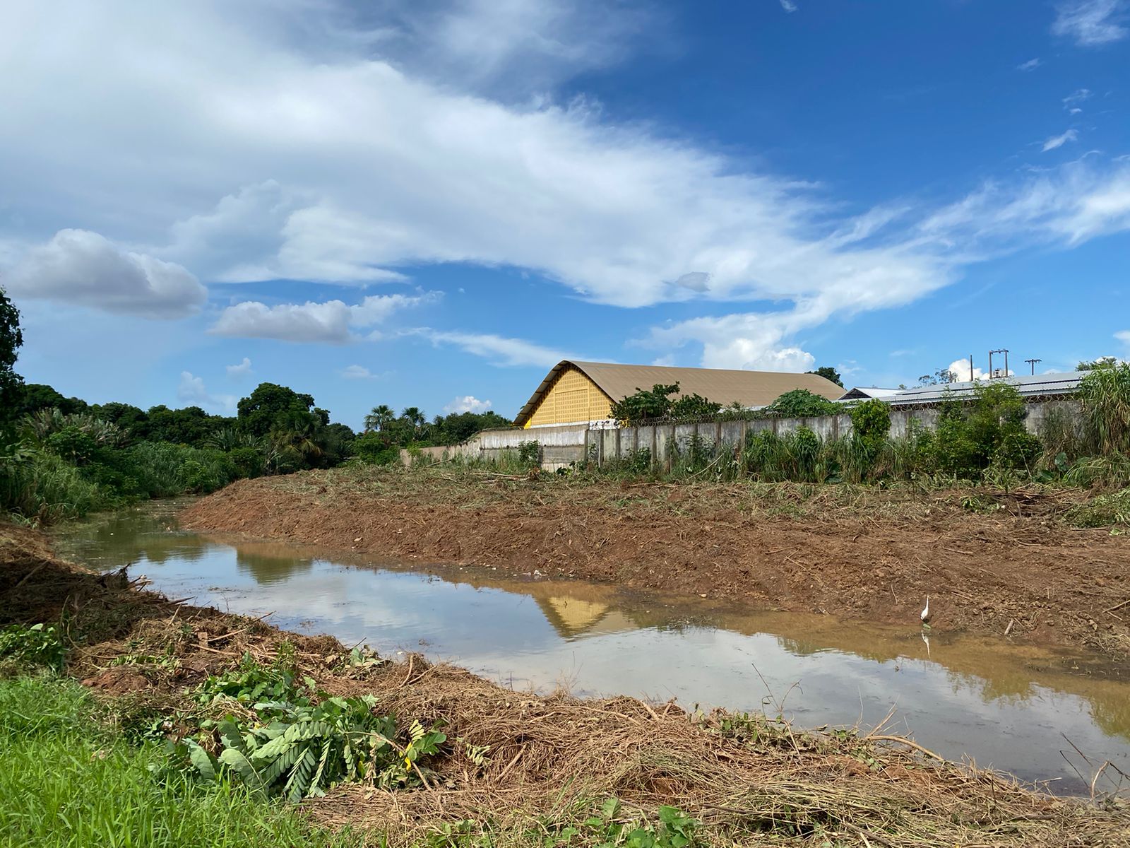 Semob realiza limpeza de canal na zona sul a pedido do vereador Edimilson Dourado - News Rondônia
