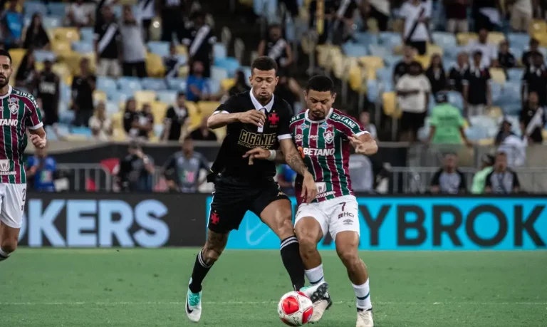 Fluminense e Vasco ficam no 0 a 0 em jogo com arbitragem confusa