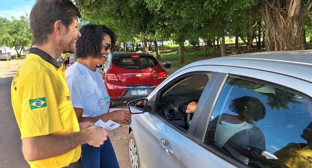 Parceria entre Detran e Seas fortalecem ações em blitz educativa, em Porto Velho