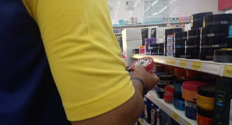 Semusa alerta foliões sobre cuidados com os olhos ao usar cosméticos para cabelos