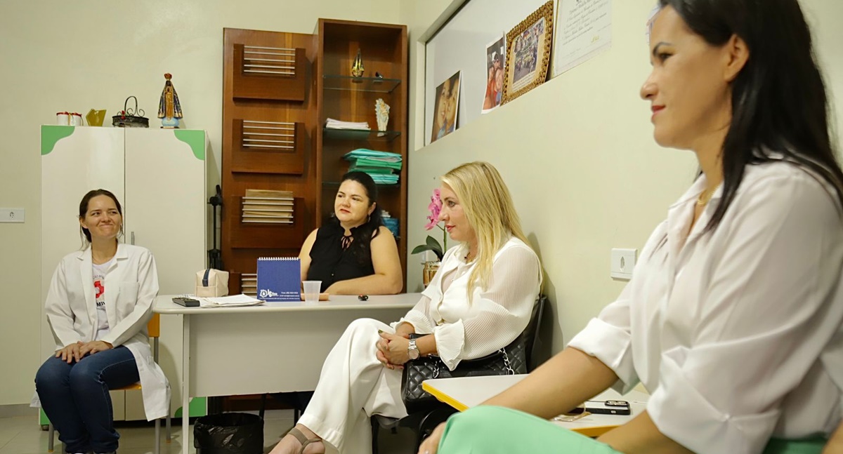 Ieda Chaves entrega equipamentos à Casa de Acolhida São Camilo em Cacoal