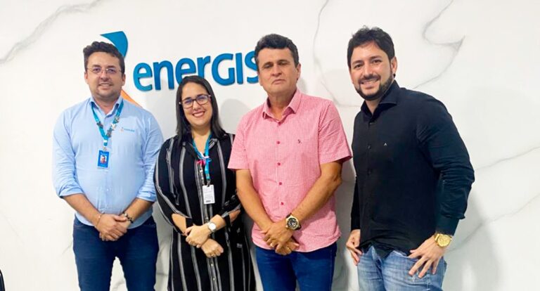 Pedro Fernandes intensifica esforços para melhorar o fornecimento de energia na Vila Nova, Alto Paraíso