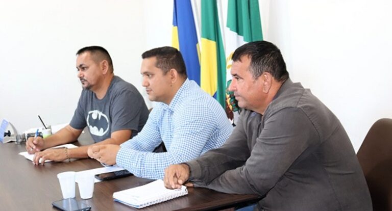 Prefeitura de Candeias do Jamari honra compromisso e garante o reajuste para o magistério