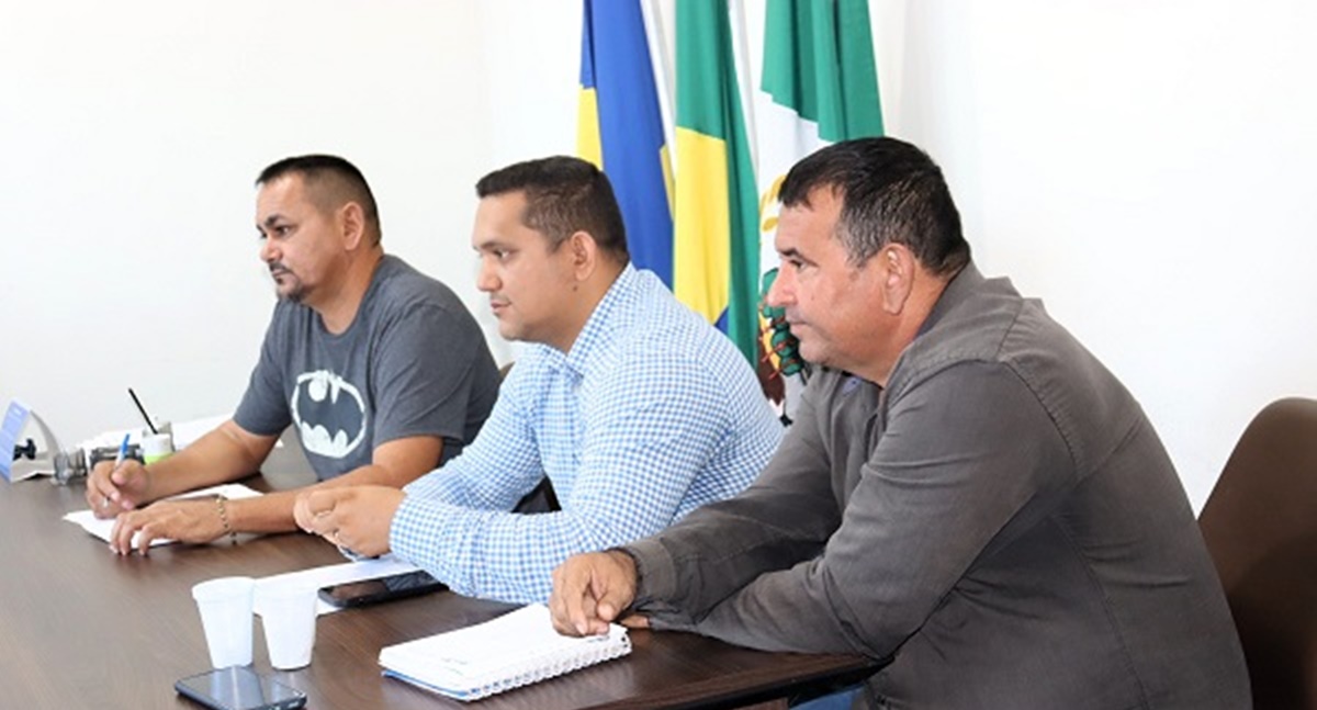 Prefeitura de Candeias do Jamari honra compromisso e garante o reajuste para o magistério