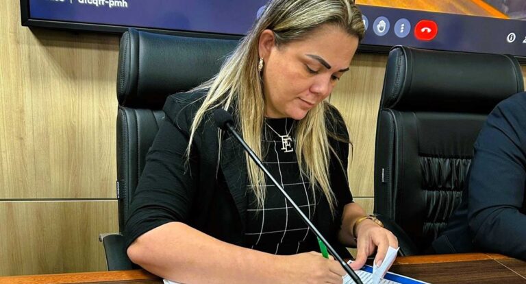 Cláudia de Jesus repassa recursos para saúde de Candeias do Jamari