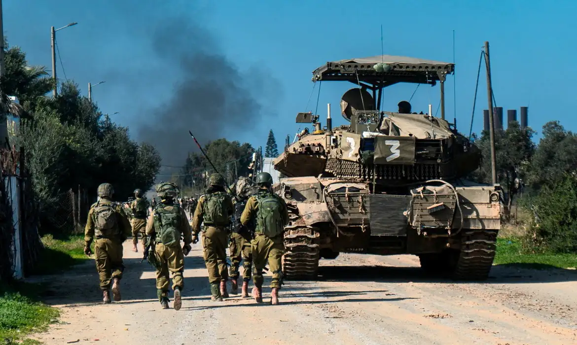 Deslocamento de palestinos na guerra de Gaza assusta ONU e árabes