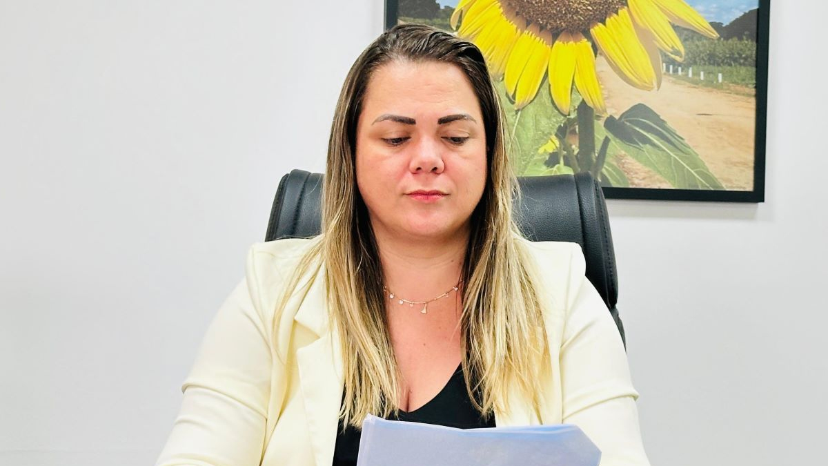 PL de Cláudia de Jesus visa eliminar taxas de vistoria para veículos novos - News Rondônia