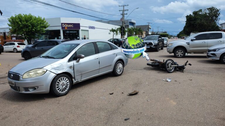 URGENTE: Motoboy sofre fratura em acidente com carro no centro