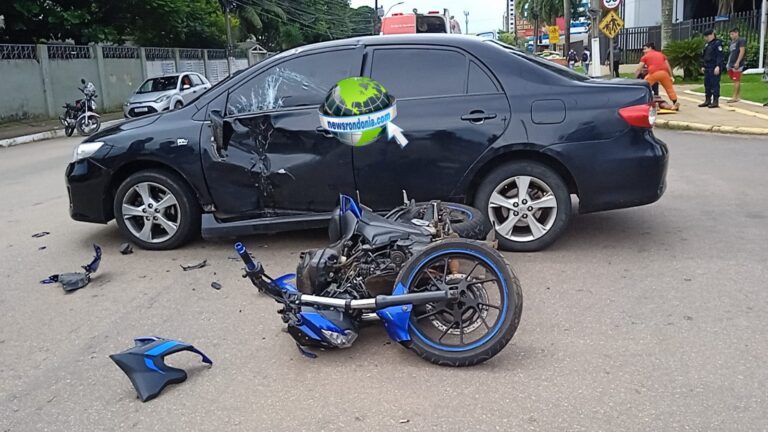 Corolla blindado avança preferencial e causa grave acidente com duas vítimas