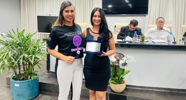 Rolim de Moura - Em homenagem as mulheres que fazem a diferença em nossa sociedade, o Legislativo concede Prêmio "Mulher Destaque"