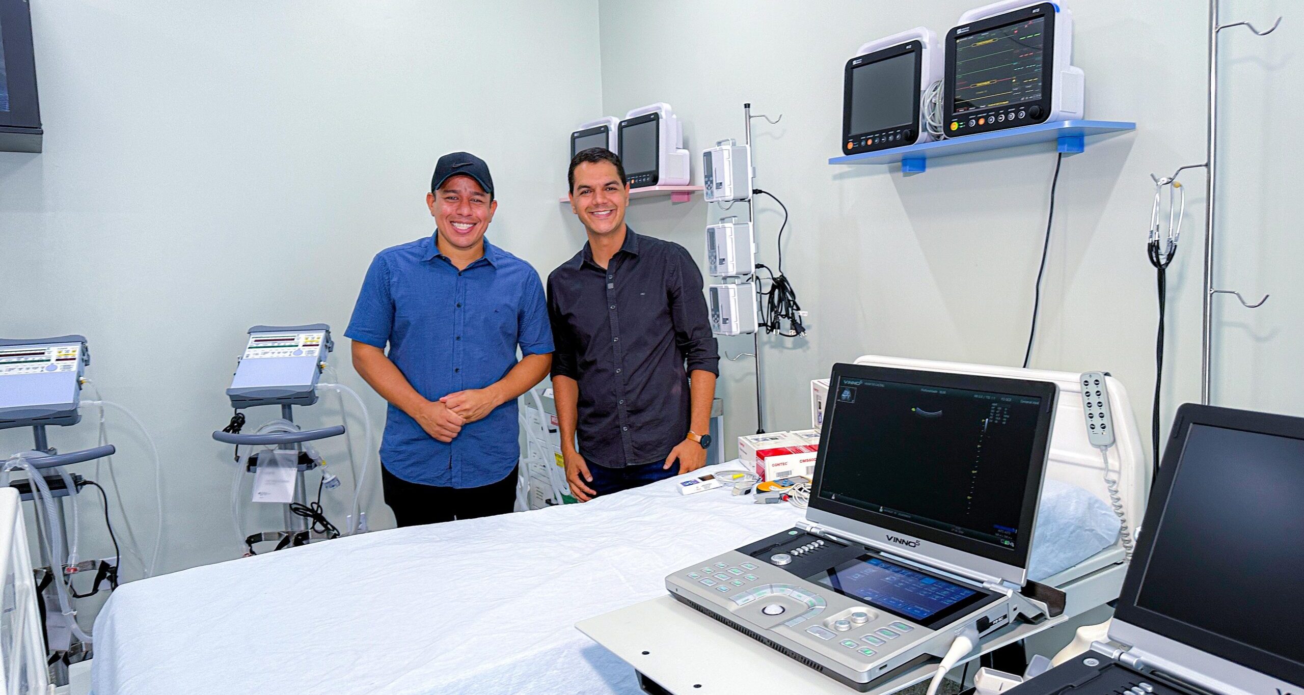 Deputado Cássio Gois entrega equipamentos para o Materno Infantil de Cacoal