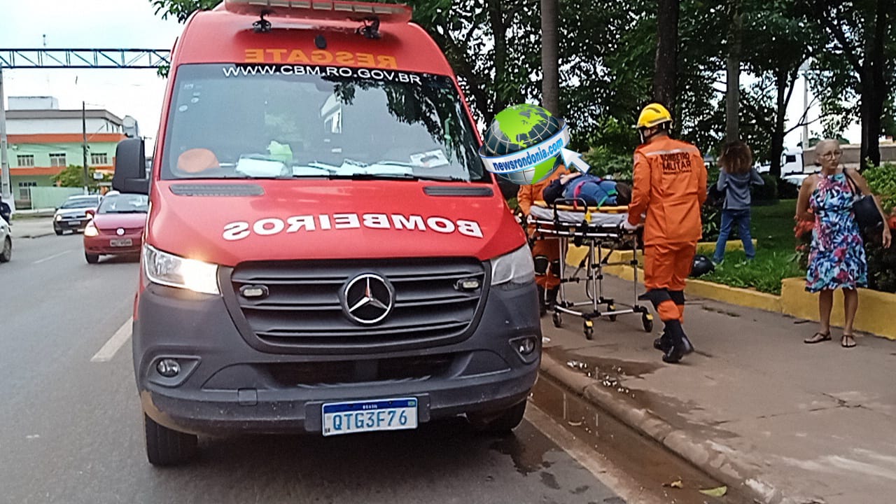 URGENTE: Casal em moto fica ferido em acidente na Jorge Teixeira