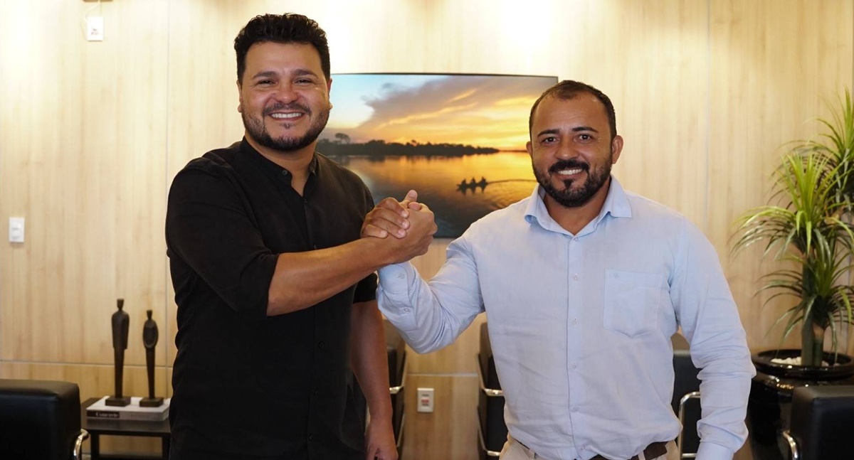 Deputado Marcelo Cruz garante distribuição de calcário para produtores de Cujubim