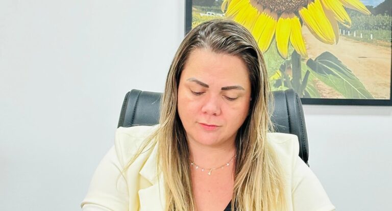 Cláudia de Jesus reivindica melhorias no atendimento de autistas