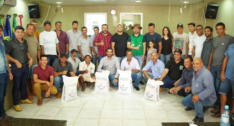 Marcelo Cruz fomenta agricultura familiar de Santa Luzia D’Oeste com distribuição de 40 toneladas de calcário