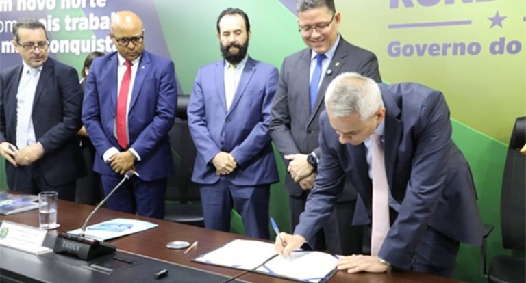 MPRO assina Pacto Criança Protegida do governo do estado e enfatiza papel da rede de proteção