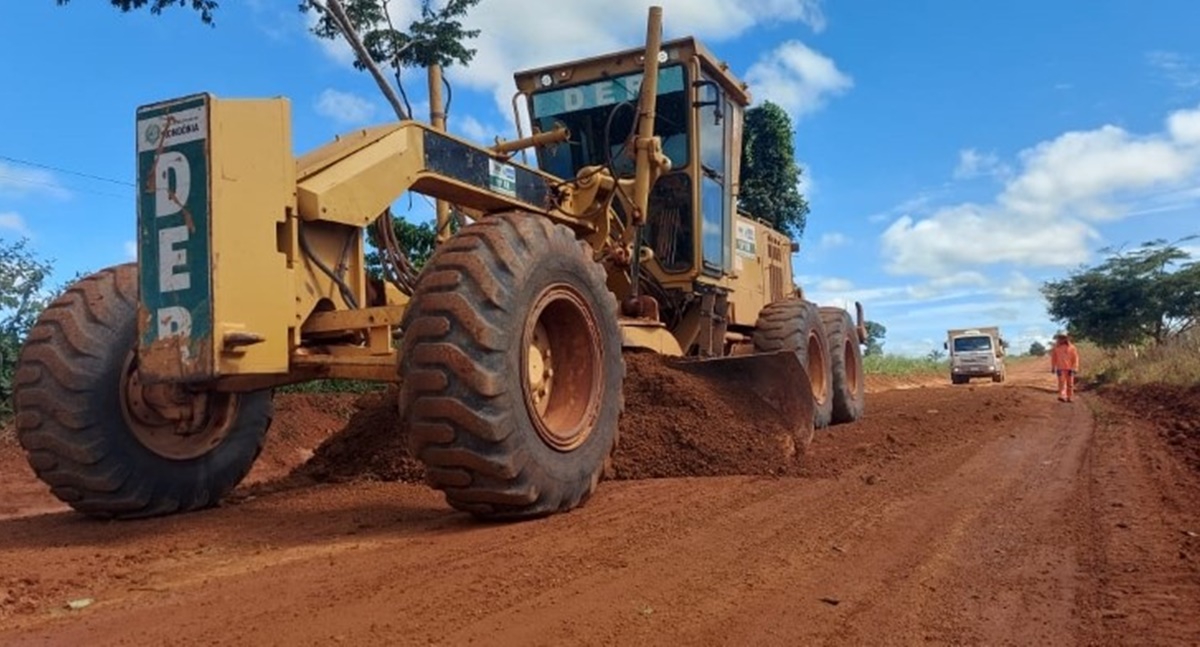 DER inicia recuperação da Linha 95 em São Francisco do Guaporé