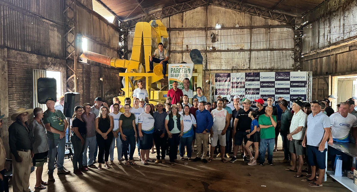 Região do melhor do café do Brasil recebe máquina de café nova do deputado Cássio Gois