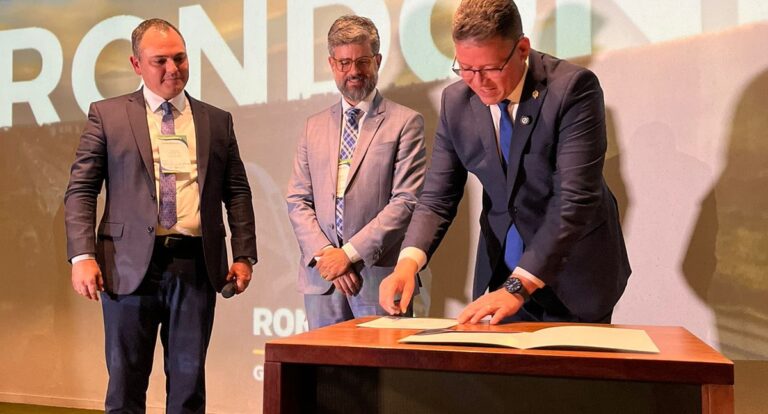 Governador Marcos Rocha assina decreto para garantir mais voos a Rondônia