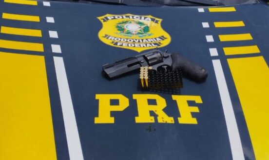 PRF apreende arma de fogo em Ouro Preto do Oeste