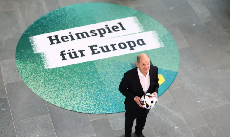 Chanceler alemão marca contagem regressiva de 100 dias para Eurocopa