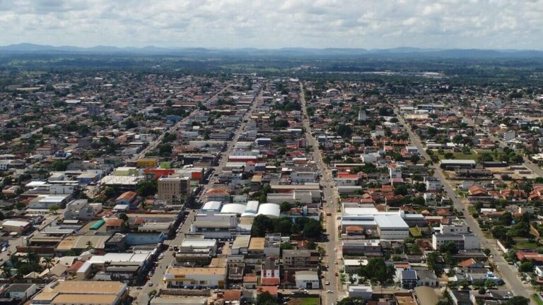 Cláudia de Jesus reivindica mapeamento de terras estaduais em Ji-Paraná para combater subutilização